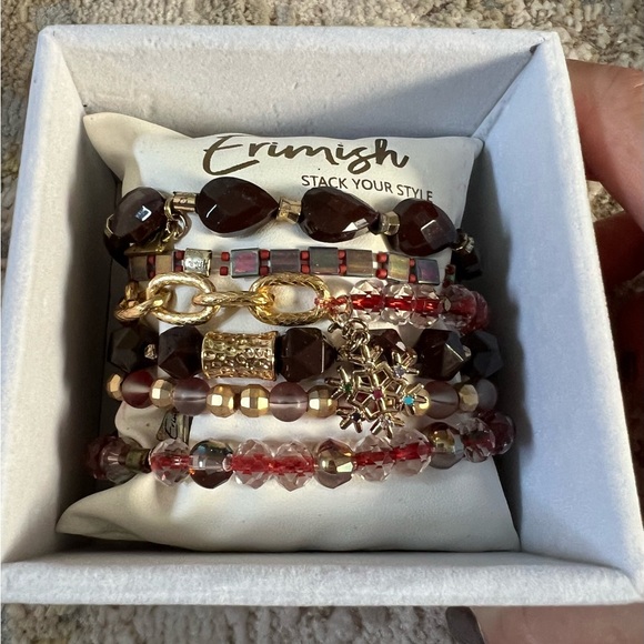 Erimish brown Christmas pillow stack regular size. - Picture 2 of 3